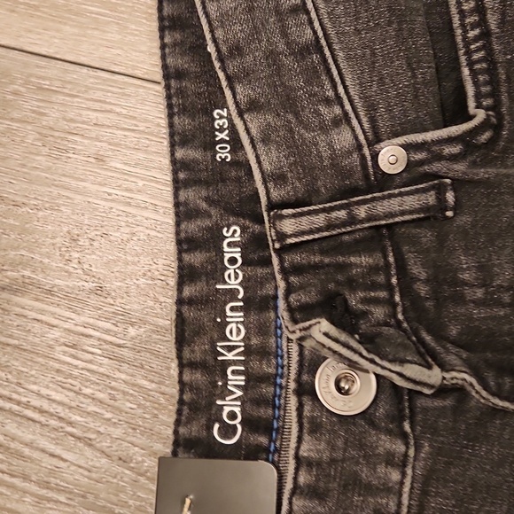 Calvin Klein Jeans - Picture 3 of 7